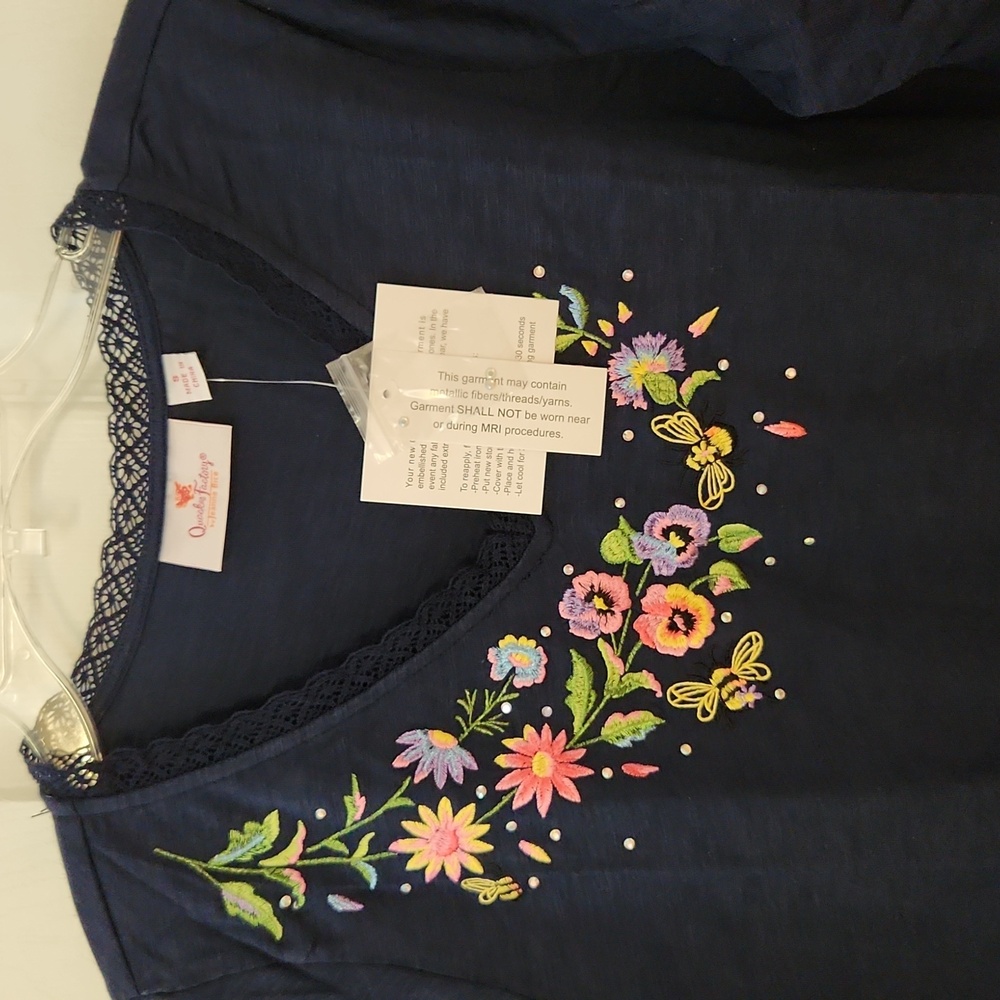 Quacker Factory Romantic Dark Navy Floral Embroidered Women's Top NWT Size S ❤️